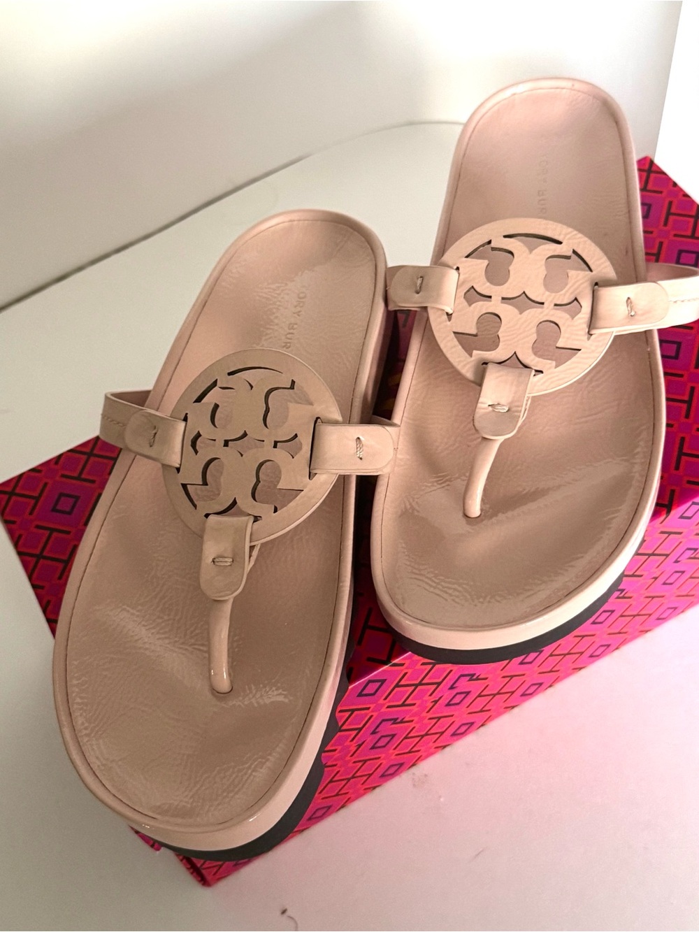 Tory Burch Miller Cloud Lug Sole Blush Nude Pink Patent Leather Sandals size 7.5 - Picture 8 of 12
